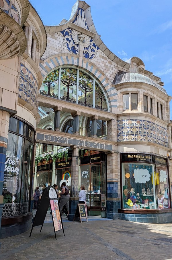 Image of step-free entrance/exit on Castle Street/Arcade Street