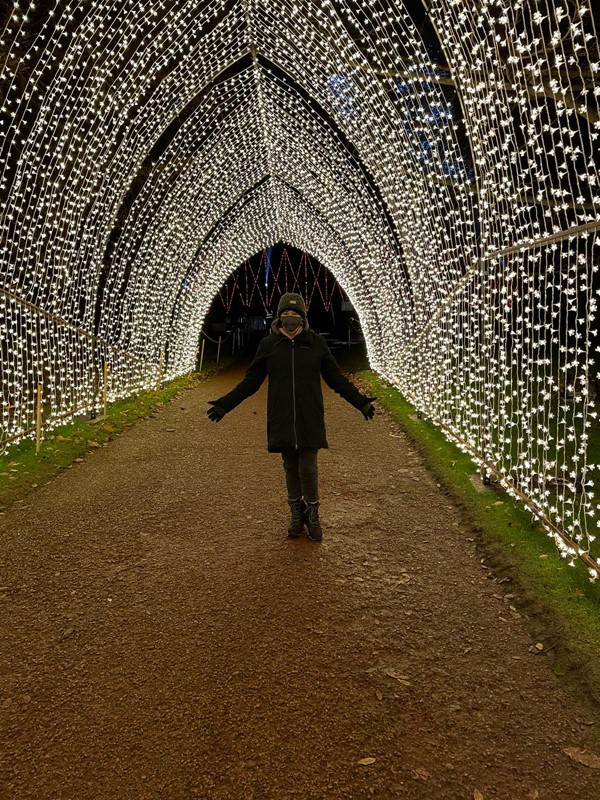 Tunnel of light. Wide paths and no crowding