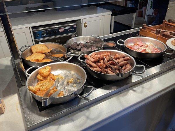 Image of a hot buffet