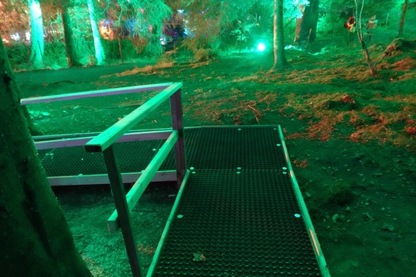 Image of the ramp platform going up to the strobe lighting area.