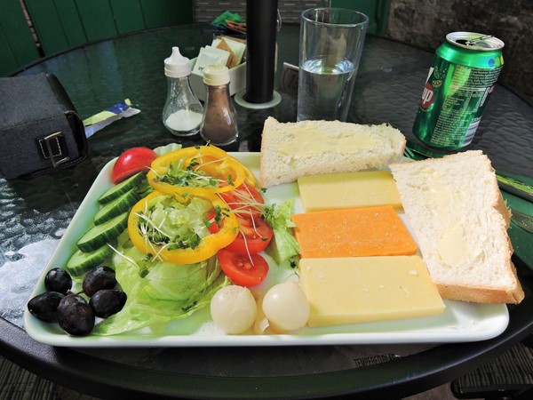 Ploughman's lunch