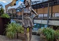 Image of statue of Amy Winehouse