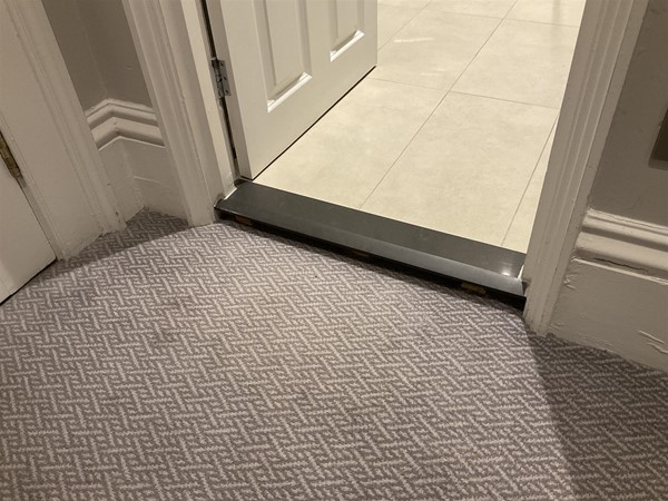 Image of a lip on a door.