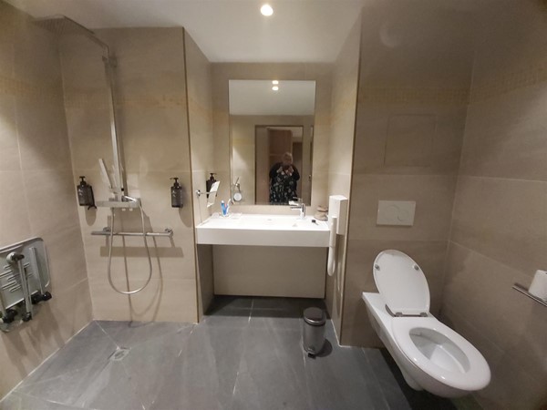 Image of an accessible bathroom