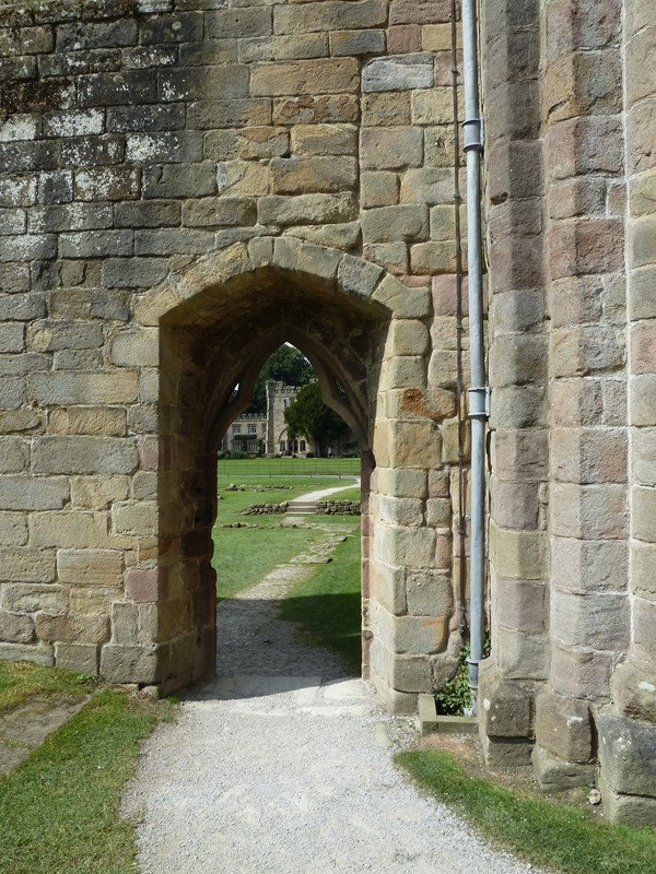 Photo of an archway.
