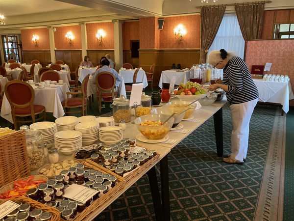 Image of a buffet bar