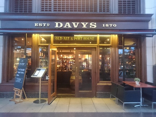 Picture of Davy's Wine bar - Front