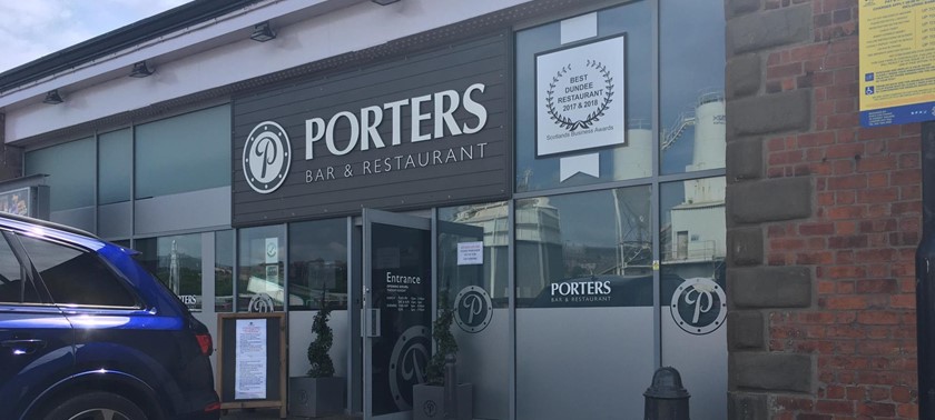 Porters Bar & Restaurant