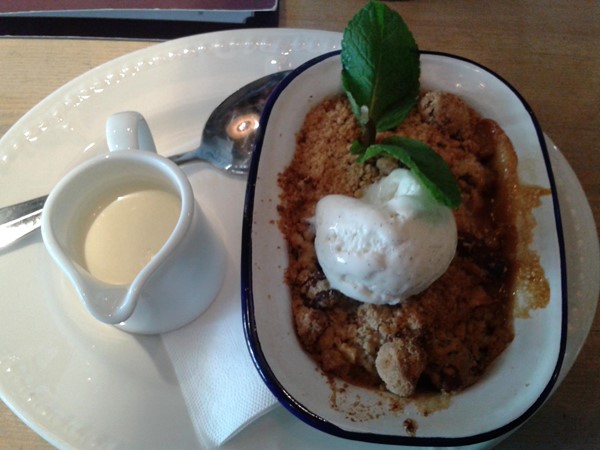 Apple, Salted
Caramel and
Walnut Crumble