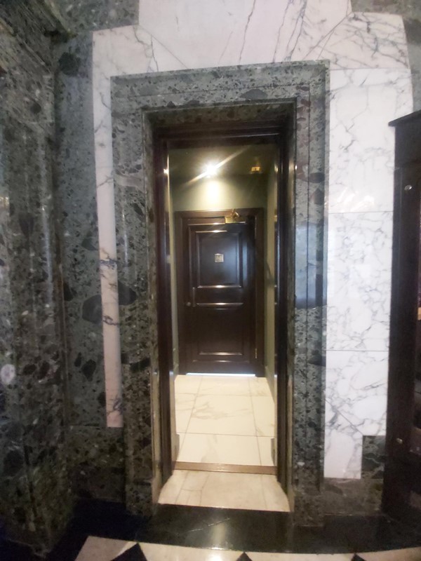 Image of a lift  exterior