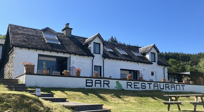 The Wide Mouthed Frog Hotel & Restaurant
