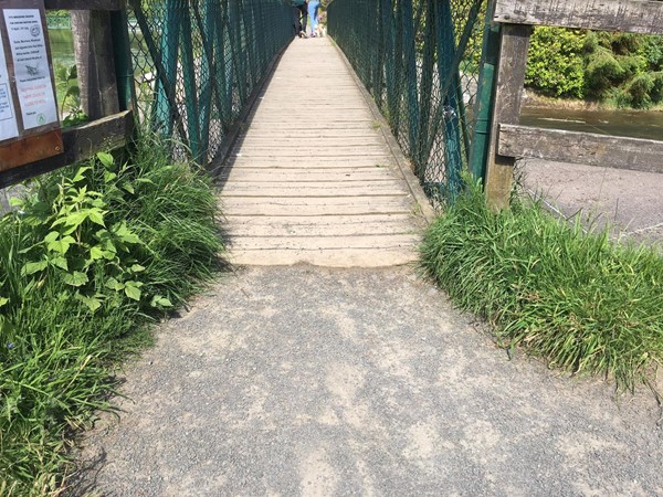 Image of the bridge that you crossover.