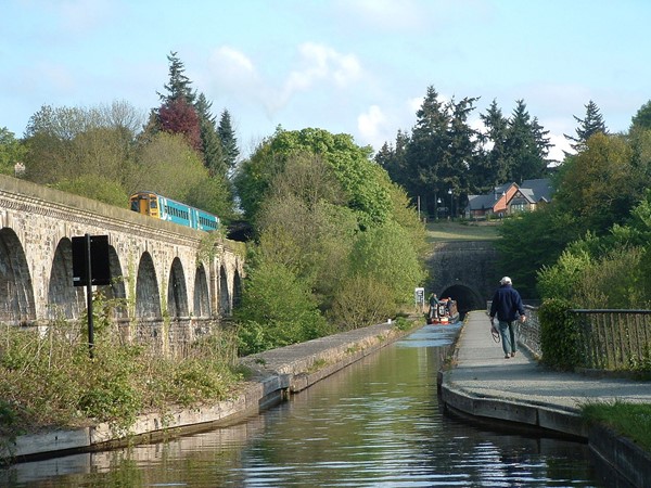 Looking towards Chirk tunnel. Poachers pocket behind me.