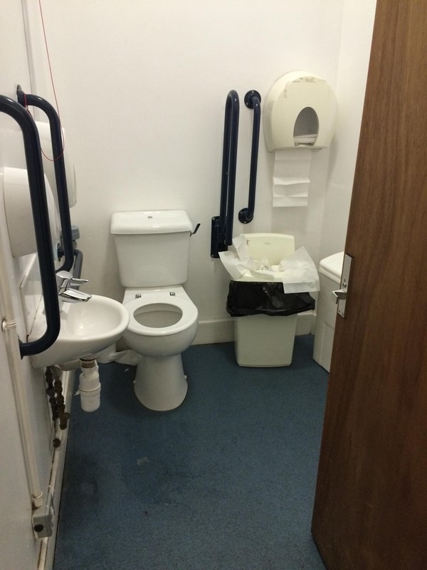 Picture of Stockbridge Library - Accessible loo. Straight ahead and on the left when you go in.