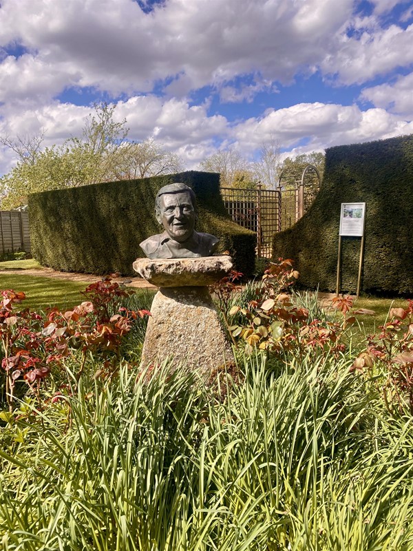 A proper gardener, unlike that Titchmarsh chappie