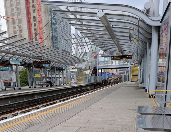 Image of station and platforms