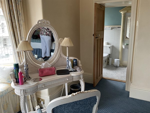 Image of a dressing table