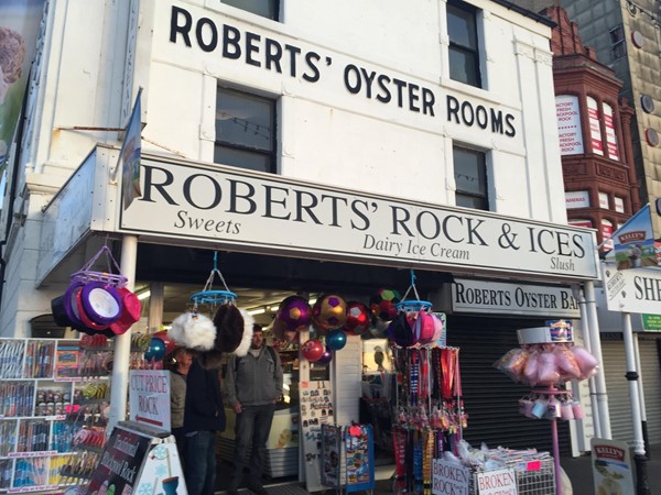 Picture of Roberts Rock and Ices - Front of the shop