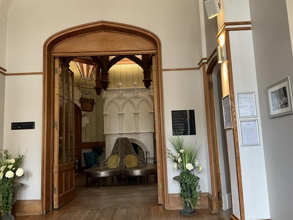 Image of an arched interior doorway