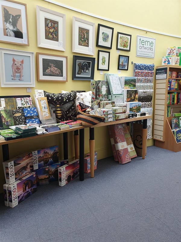 gift shop area side corridor
