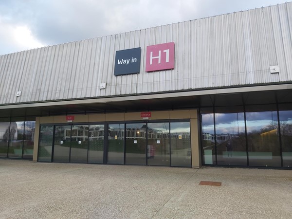 Hanger 1