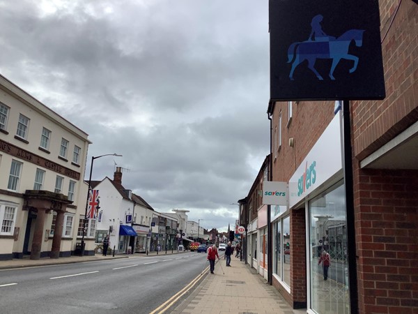 Picture of a street with shops in Kenilworth