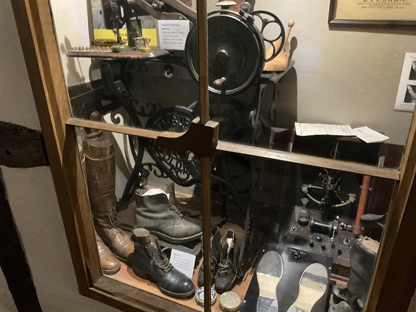 Image of a shoe repair machine