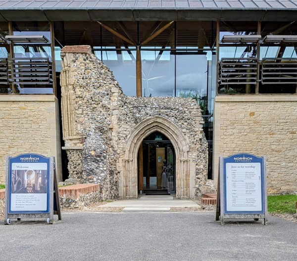 Image of step-free entrance/exit to the cathedral