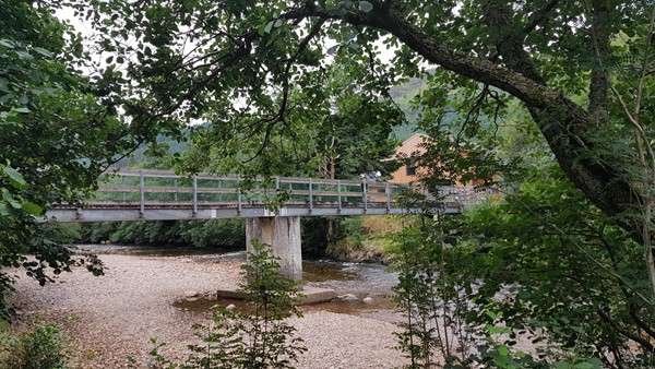 Accessible footbridge across from the youth hostel to the accessible Glen Nevis path