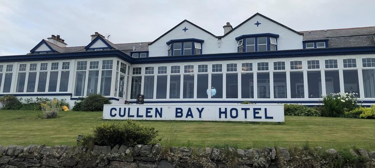 Cullen Bay Hotel