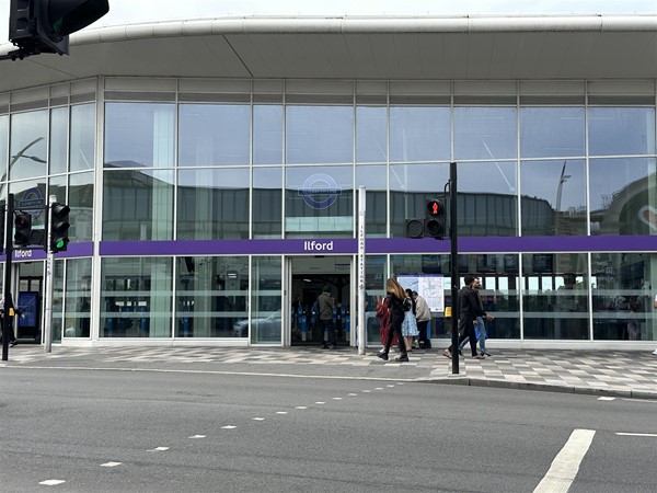 Image of step-free entrance/exit on Cranbrook Road