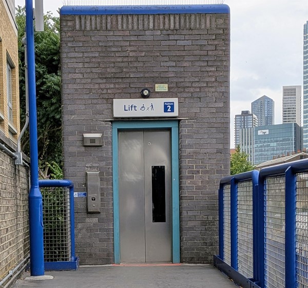 Image of lift to platform 2 from street level