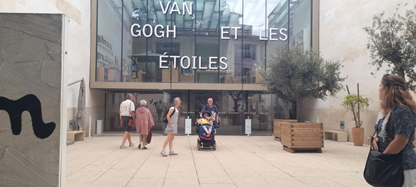 Image of the entrance to the museum