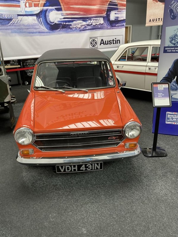 Image of a car display