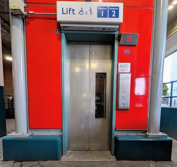 Image of lift to platform 1 and 2 from street level