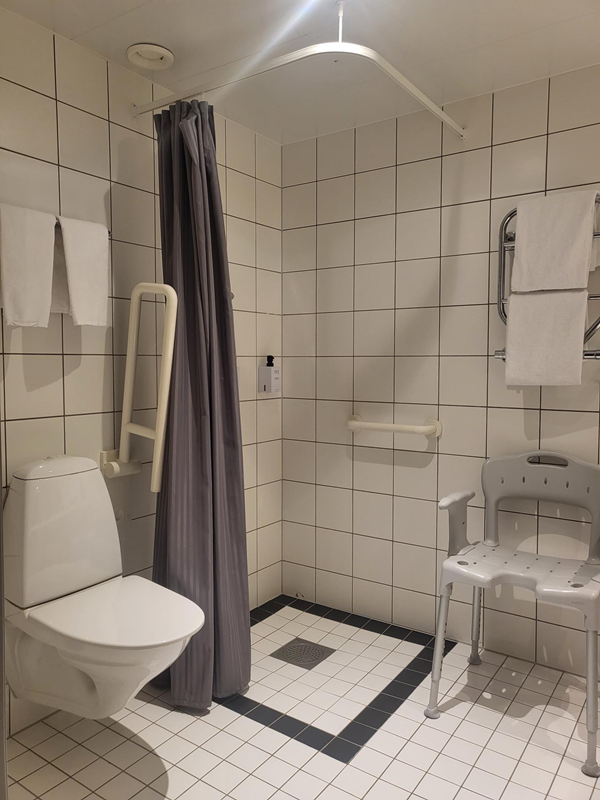 Image of an accessible bathroom