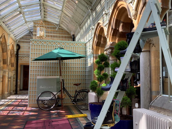 Open conservatory like entrance