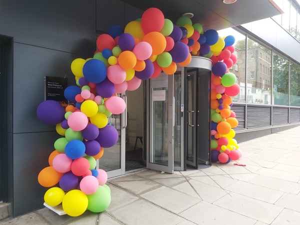 Picture of a balloon arch