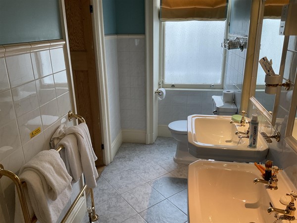 Image of a bathroom