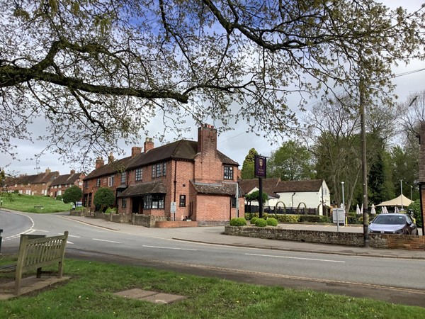 The Queen and Castle pub