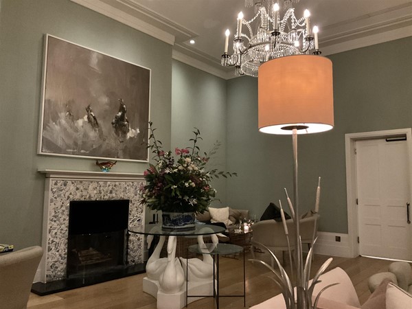 Image of a room with a lamp