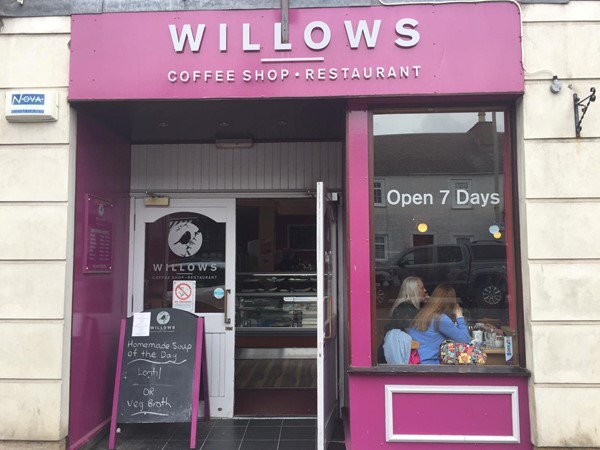 Image of the outside of Willows café.