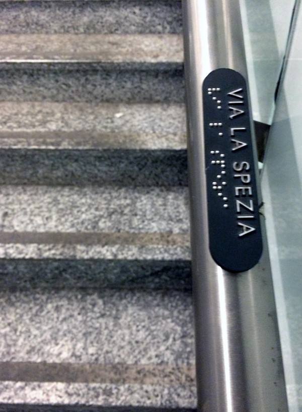 Braille handrail directions.