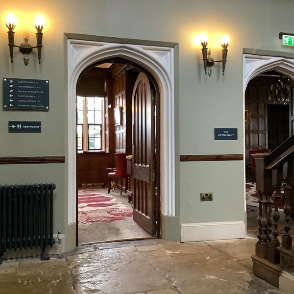 9 entry to restaurant