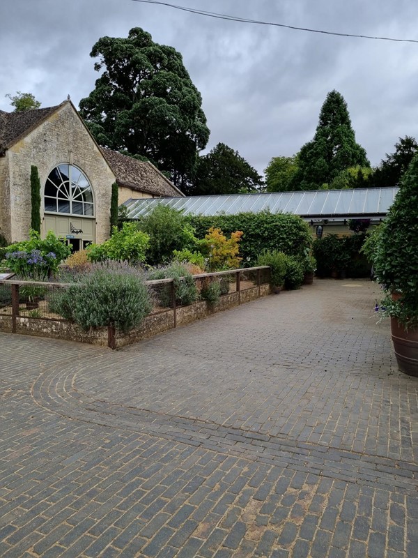Flat pathway