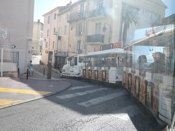 Le Petit Train de Cannes travelling through the Old Town