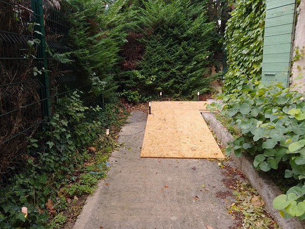 Image of a ramped pathway