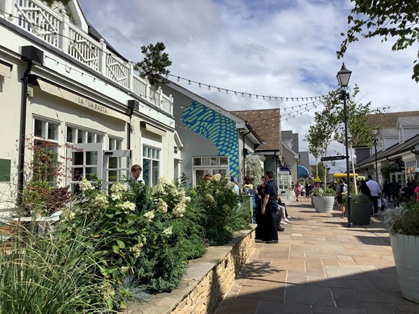 Shopping outlets