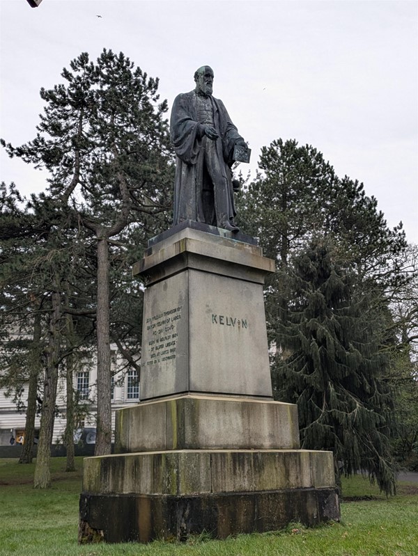 Image of Lord Kelvin statue