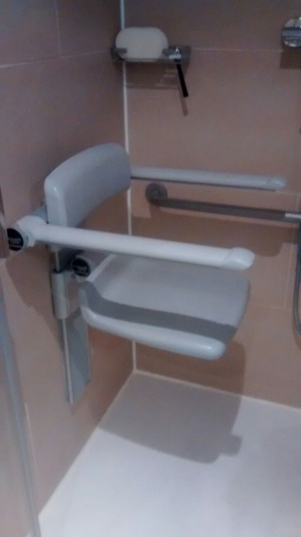 Picture of ILunion Hotel - Roll in shower with adjustable seat and handles.